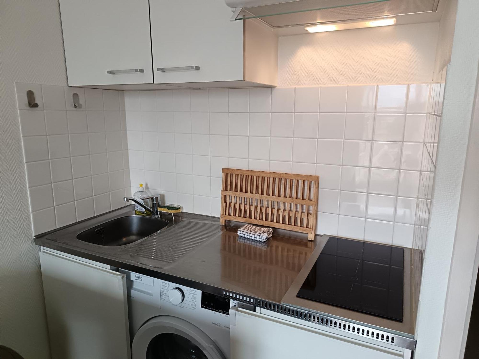 A Au Calme Avec Parking Gratuit, Balcon Et Ascenseur Appartement Orléans