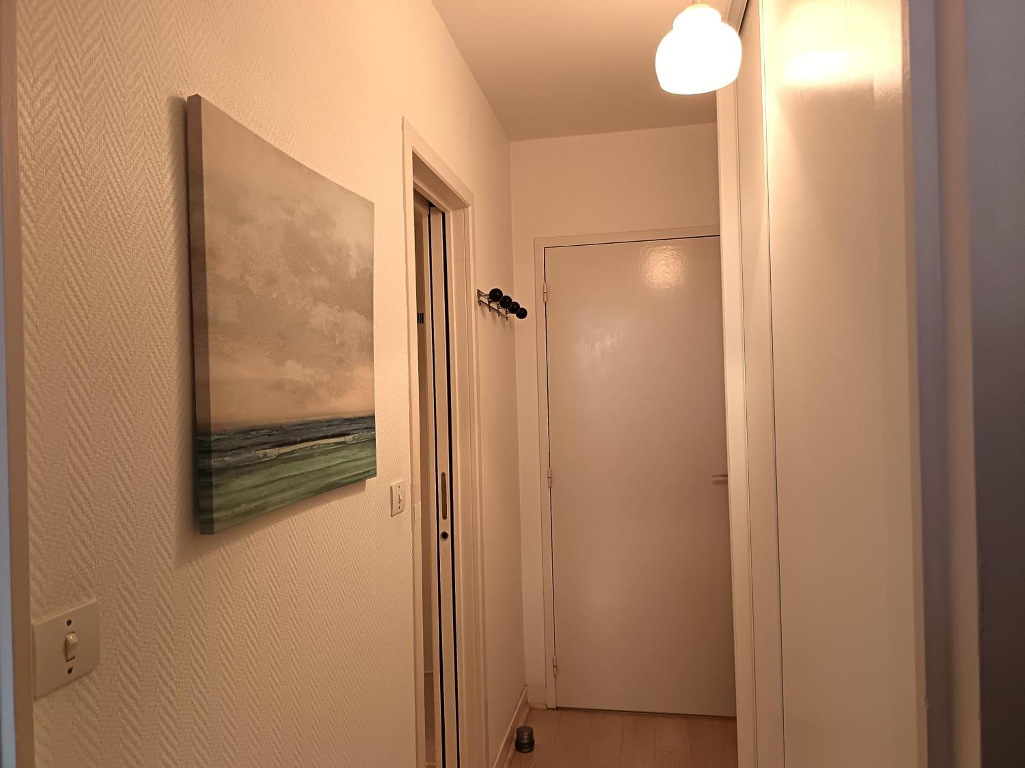 A Au Calme Avec Parking Gratuit, Balcon Et Ascenseur Appartement
